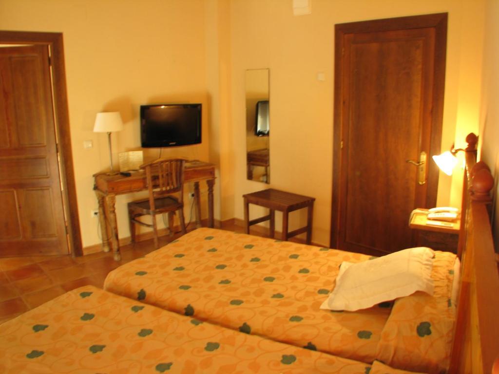 Hotel Don Carlos Cáceres Room photo