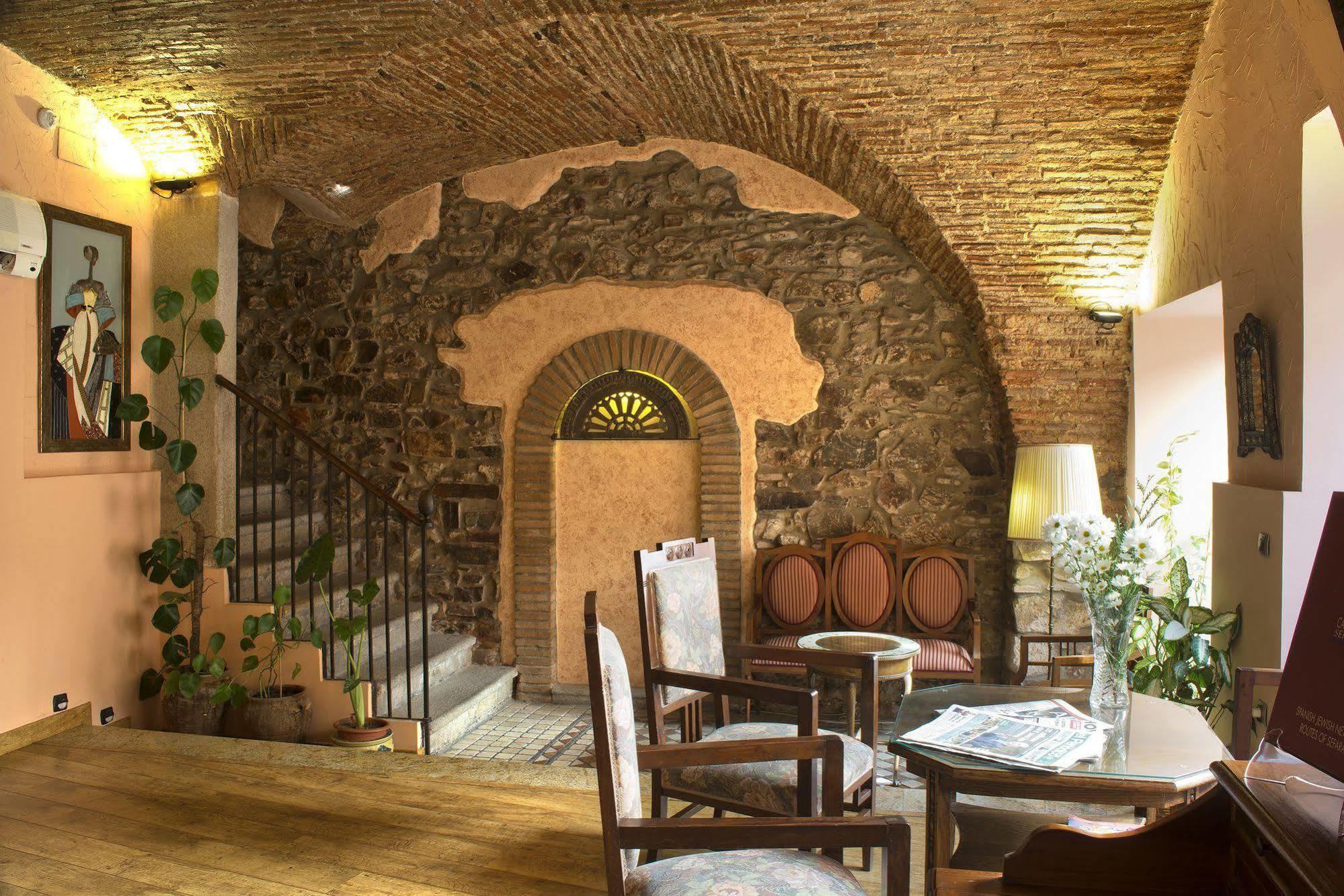 Hotel Don Carlos Cáceres Exterior photo